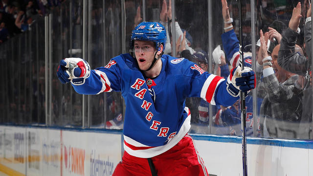 Report: Rangers 'will push hard' to extend Andrew Copp