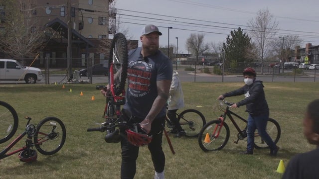 BRONCOS-RISNER-DONATES-BIKE-7-VO-.transfer_frame_930.jpeg 