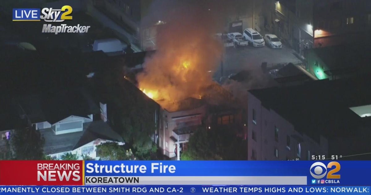 Fire erupts at Koreatown apartment building - CBS Los Angeles