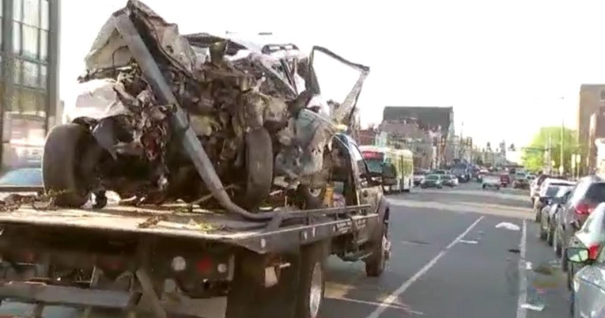 Two cars crash on Jefferson Avenue in Scranton