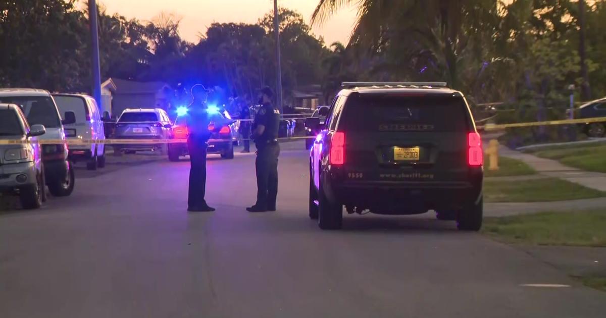 Police: Lauderdale Lakes person barricaded himself after domestic dispute, taken into custody