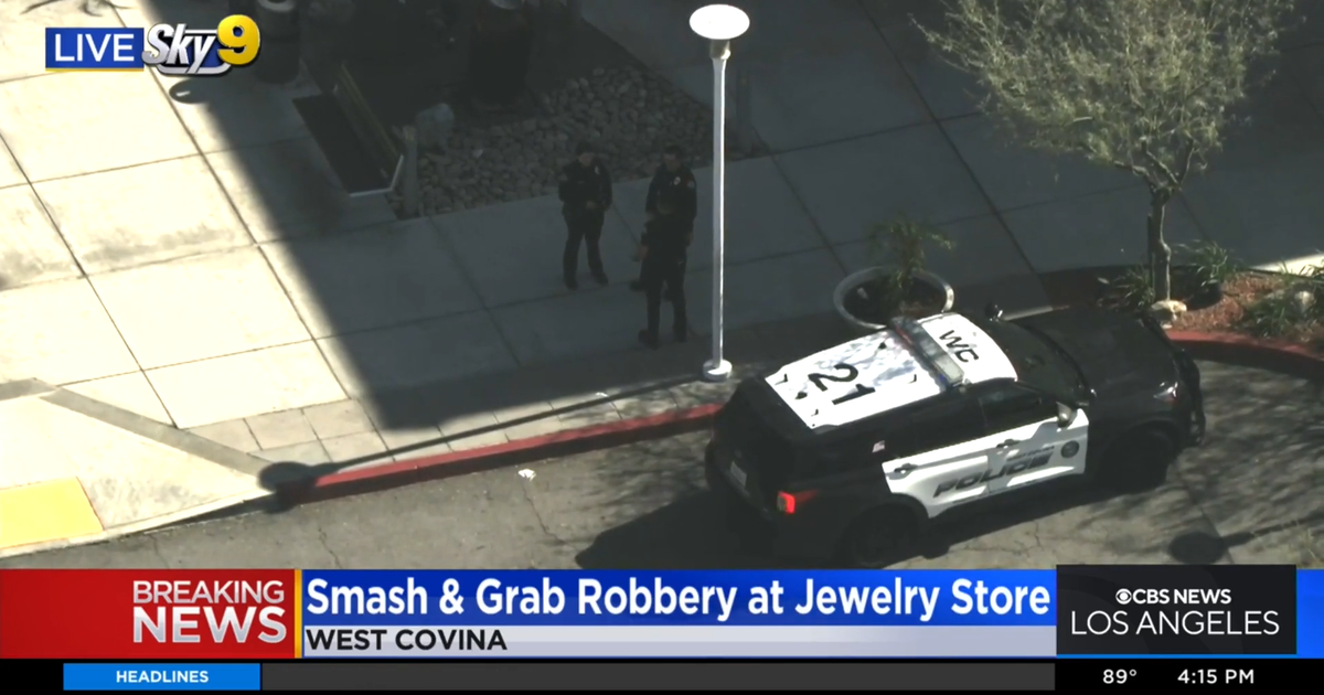Smash and grab robbery at jewelry store in West Covina - CBS Los Angeles