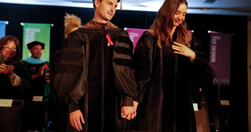 Snap CEO Evan Spiegel, supermodel Miranda Kerr pay student loans for ...