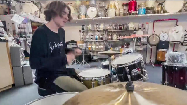 Teen drummer Kai Neukermans 