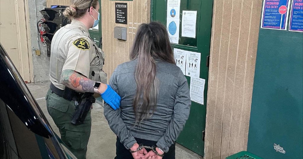 Santa Cruz woman arrested for providing minors with alcohol, vaping