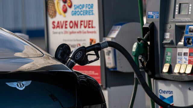 cbsn-fusion-gas-prices-reach-new-record-high-thumbnail-1021079-640x360.jpg 