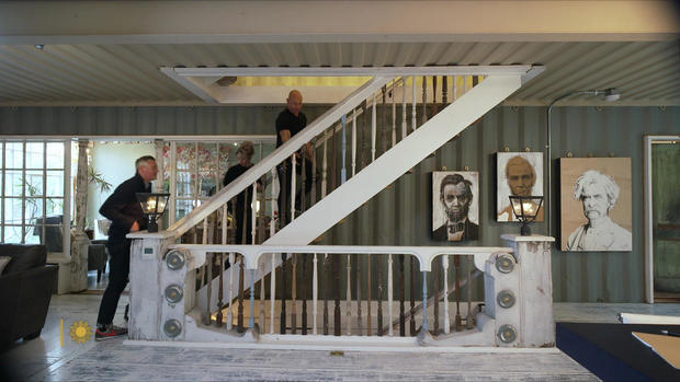 shipping-container-staircase.jpg 