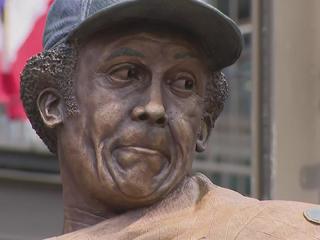 An update on the Ron Santo and Billy Williams statues - Bleed