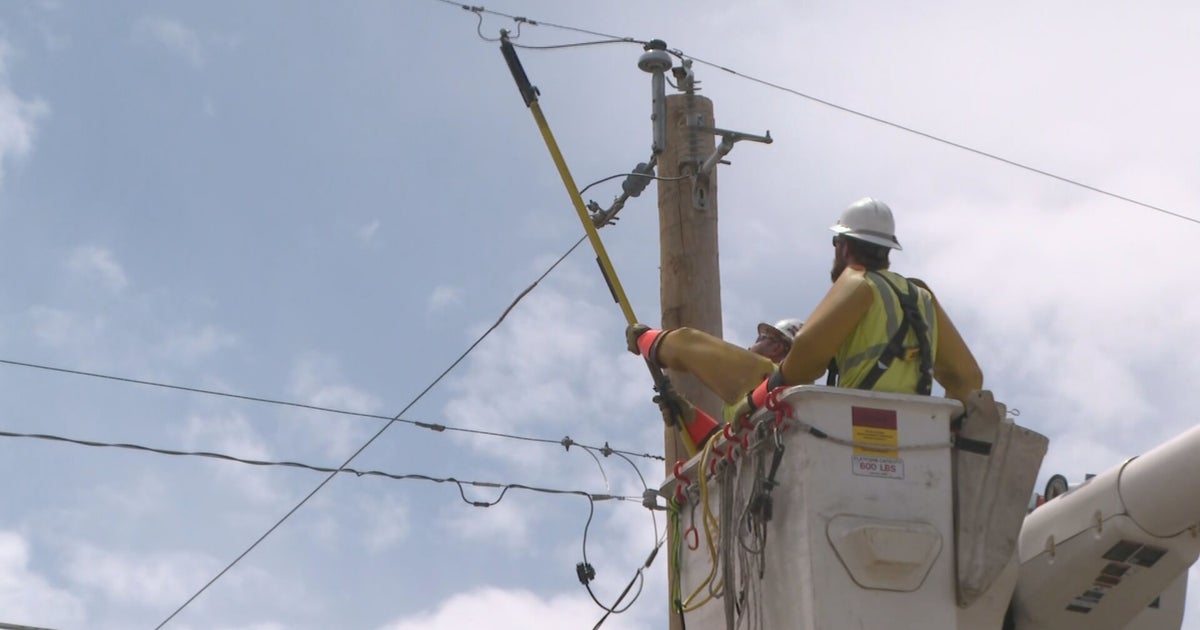 Energy Crews Work To Restore Power After Winter Storm - CBS Colorado