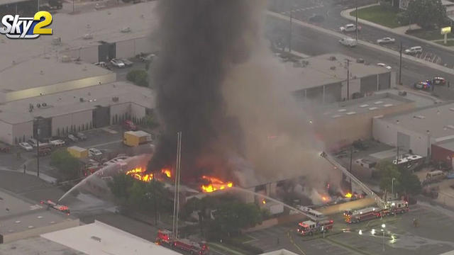 los-alamitos-commercial-fire.jpg 