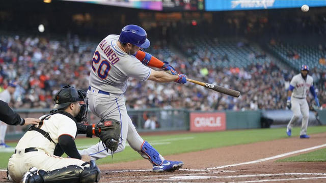 Longoria, Giants tee off on Mets rookie Szapucki in 9-3 rout