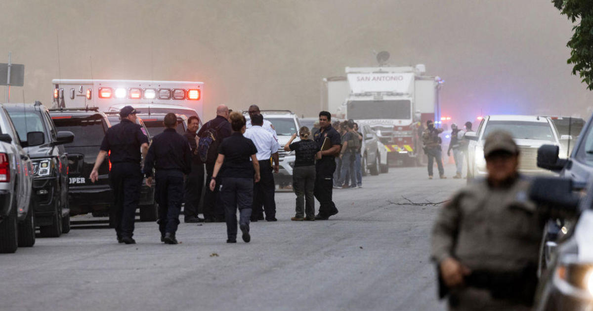 Police from across Texas converge on Uvalde