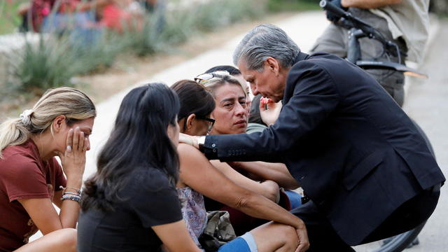 Shooting at a Texas elementary school, in Uvalde 