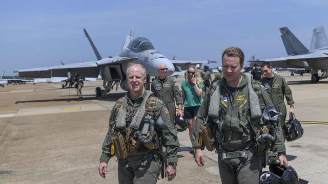 MOAA - Meet the Retired Navy Pilot Who Flew Tom Cruise's Jet in 'Top Gun:  Maverick