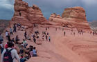crowding-at-arches-1280.jpg 