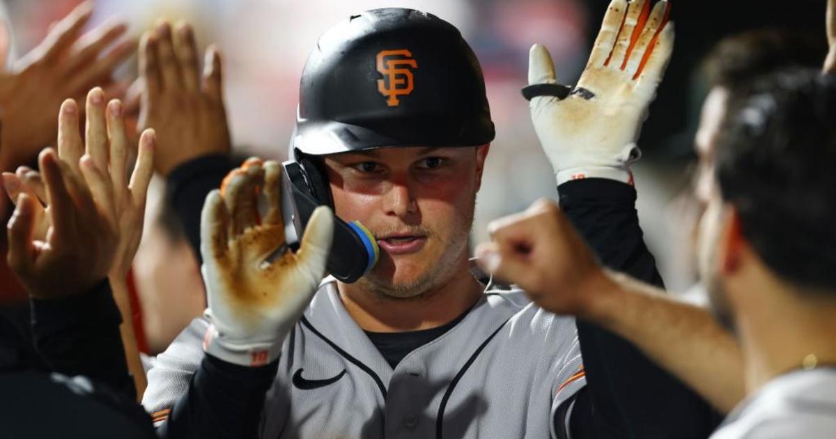 Joc Pederson's 11th-inning single lifts San Francisco Giants past