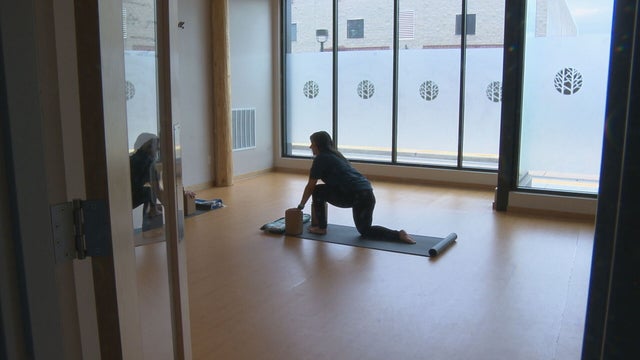 TBI Yoga Raw EC 01 concatenated 123149_frame_44349 