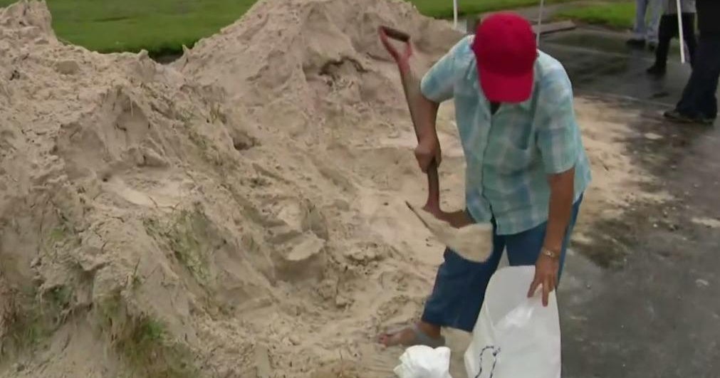 Sandbags distributed throughout South Florida ahead of possible flooding Sandbags distributed throughout South Florida ahead of possible flooding
