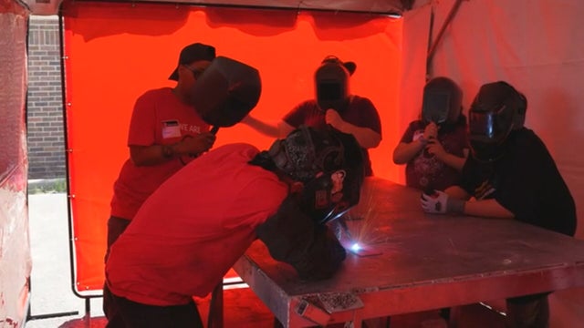 BUILD LIKE A GIRL 7VO.transfer_frame_288 