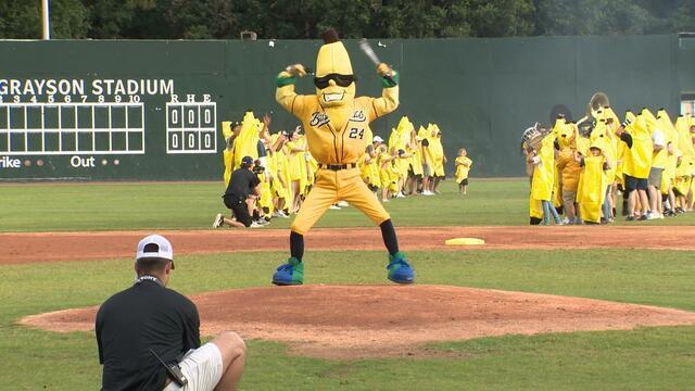 savannahbananas1920-1048204-640x360.jpg 