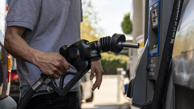 cbsn-fusion-rising-gas-prices-in-the-us-thumbnail-1028161-640x360.jpg 