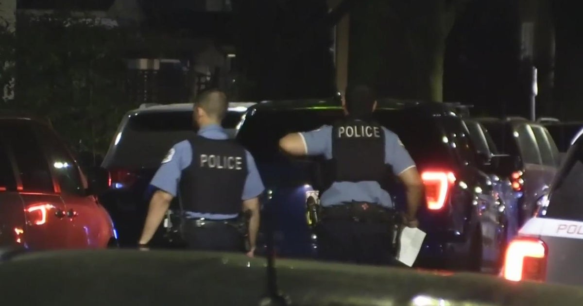 Police search for man robbing people with machete on Northwest Side