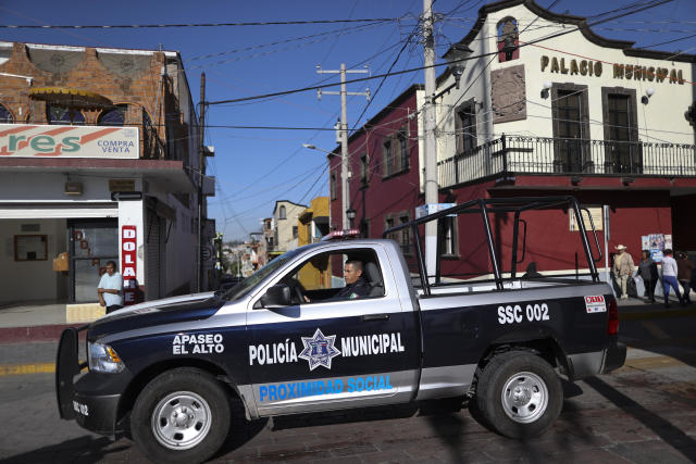 Gunmen Kill Five High School Students and an Adult in Street Shooting in Central Mexico