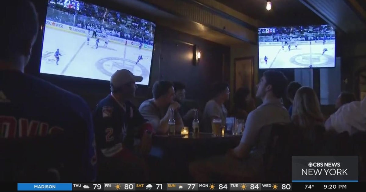 Rangers fans cheer on team in Game 5 at Mustang Harry's - CBS New York
