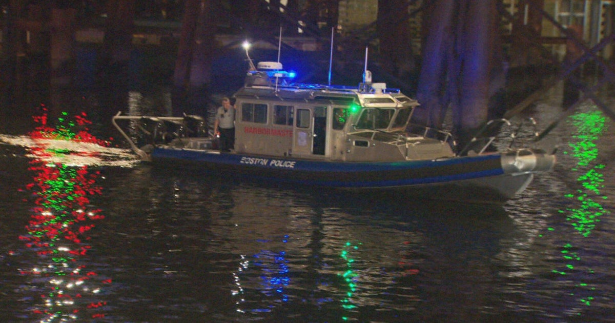 Boston Police recover body of man who jumped off North Washington Street Bridge