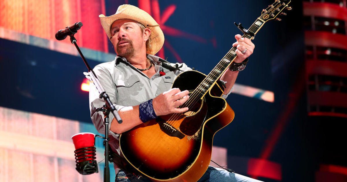 Country star Toby Keith reveals stomach cancer diagnosis
