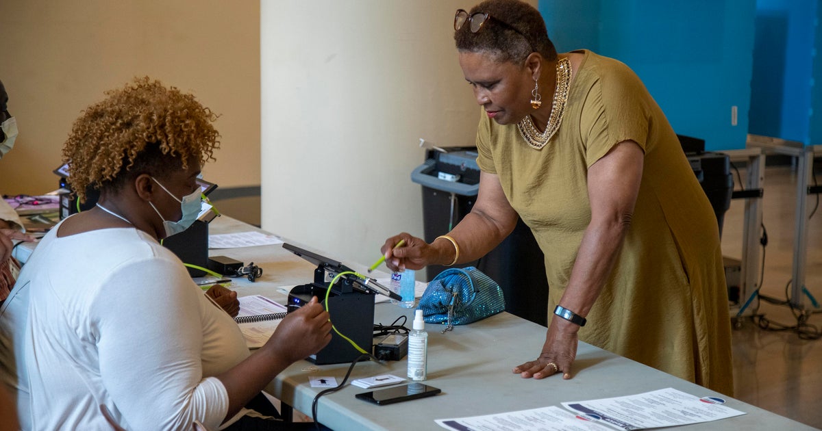 Suburban voters can cast early ballots at Union Station - CBS Chicago