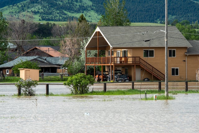 Flooding Temporarily Closes Yellowstone National Park 