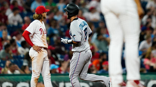 Rhys Hoskins' big error leads to Phillies' loss to Marlins - CBS  Philadelphia