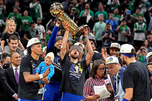 Warriors pick up their fourth ring at a dazzling season opener 