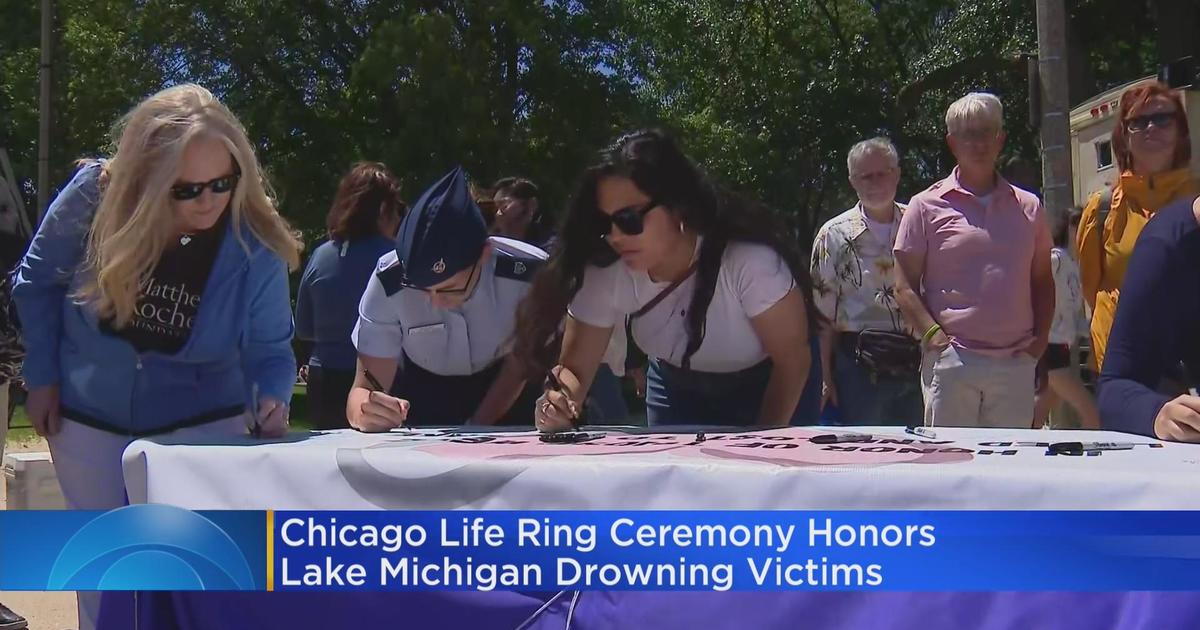 Chicago life ring ceremony honors Lake Michigan drowning victims CBS