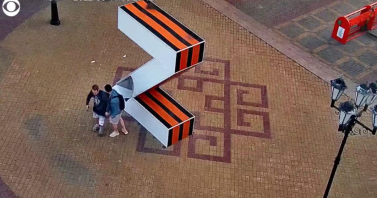 Two men arrested for damaging "Z" installation in Russia thumbnail