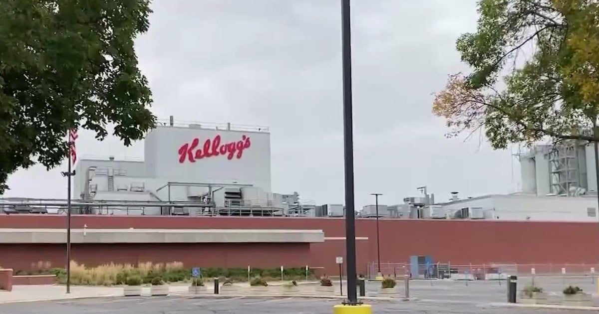 Kellogg splitting into 3 companies, moving snack division to Chicago