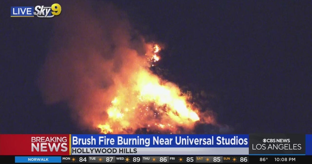 Brush fire burns in Hollywood Hills near Universal Studios - CBS Los ...