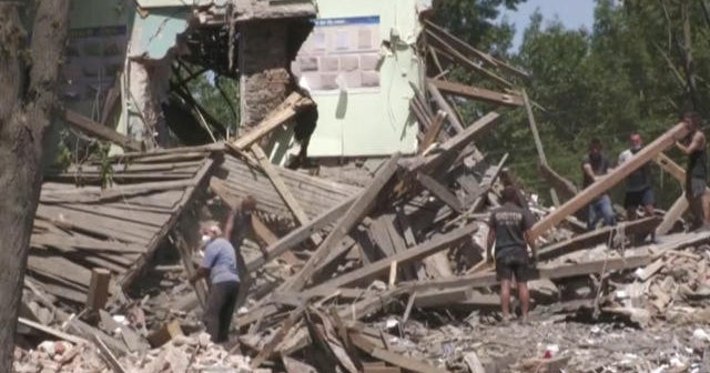 Russia intensifies attacks on Kharkiv - CBS News