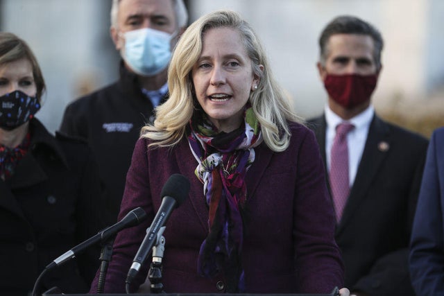 Congress Poised For Vote On $900 Billion Pandemic Relief Plan 