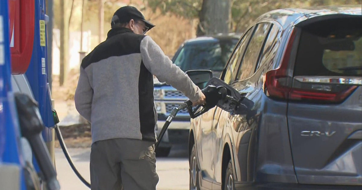 Average gas prices in Florida drop 15 cents