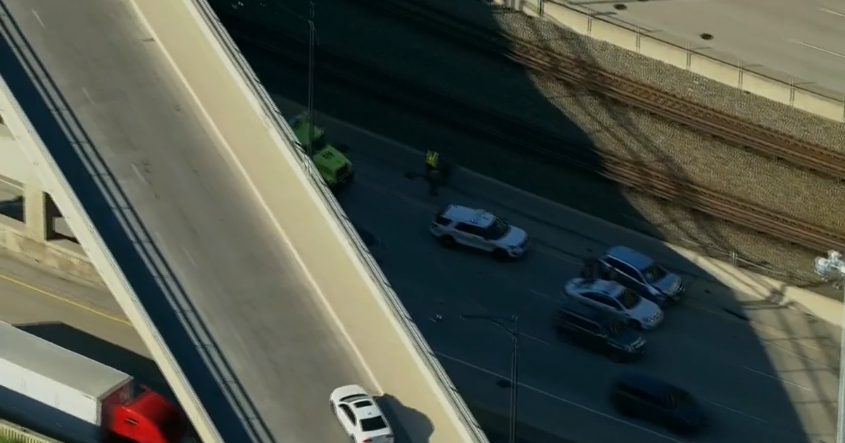 Shots fired on outbound Dan Ryan near Chicago Skyway; lanes shut down ...