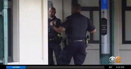 Woman slashed, robbed at Bronx subway station - CBS New York