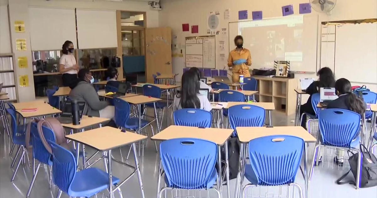 Educators say chronic absenteeism still plaguing New York City public schools - CBS New York