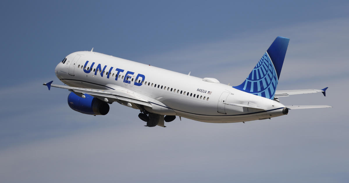 united-airlines-pilots-in-line-for-big-pay-raise-amid-global-travel-disruptions