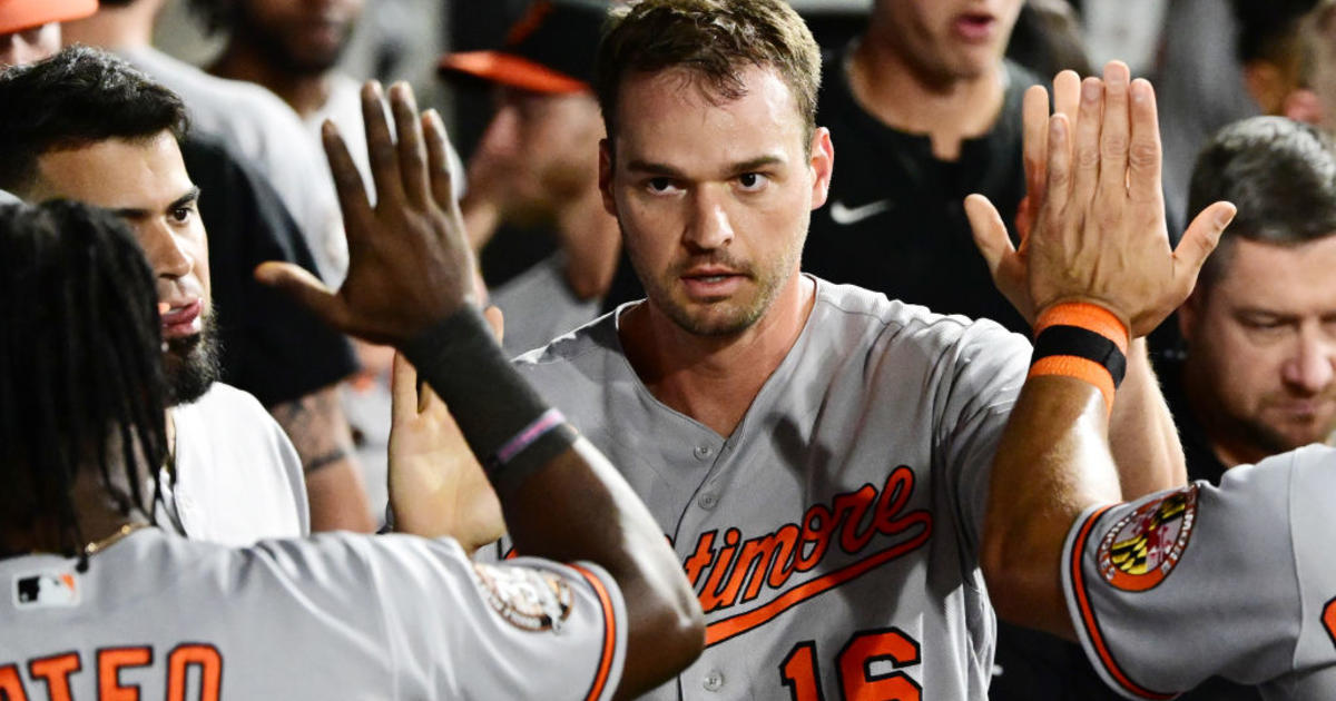 Mateo's three-run double in eighth leads dramatic Orioles win in