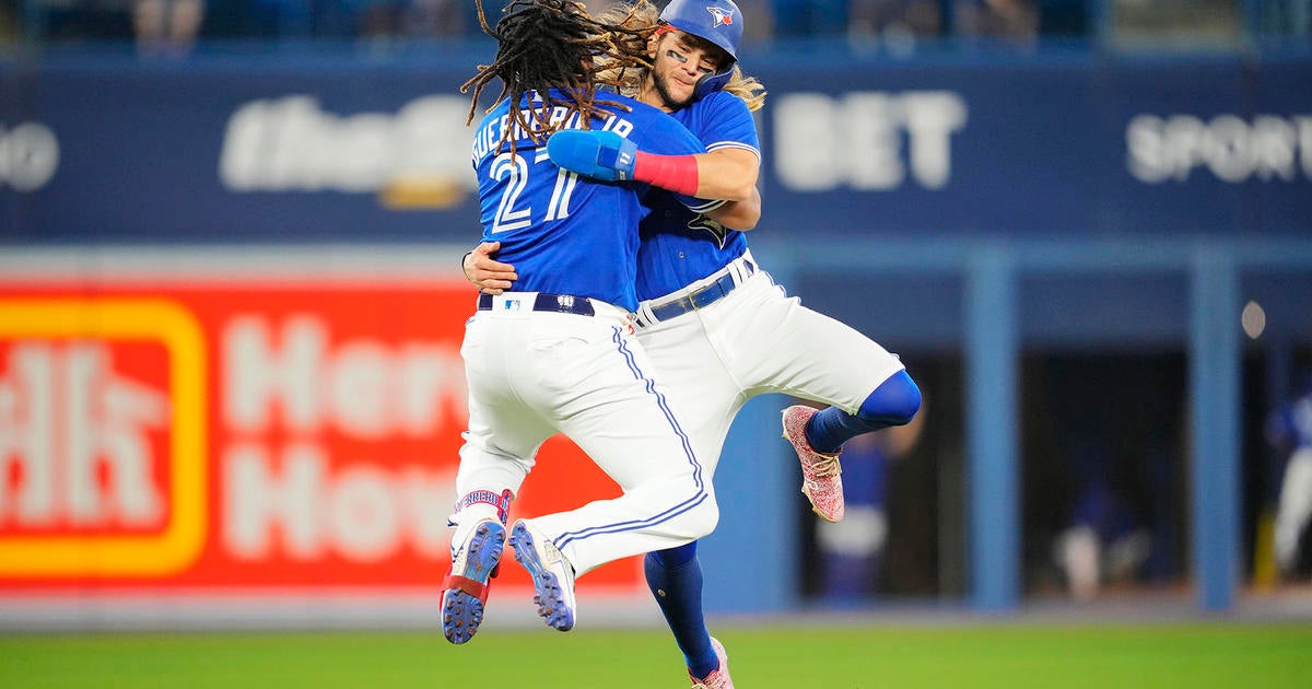 Guerrero’s run-scoring hit in 9th leads Toronto over Boston