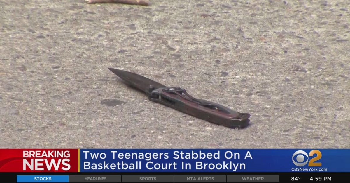 2 children stabbed on basketball court in Brooklyn - CBS New York