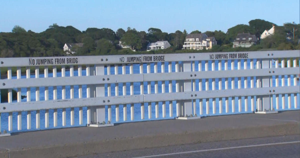 Teens jump off bridge to save 15-year-old from drowning in Barnstable