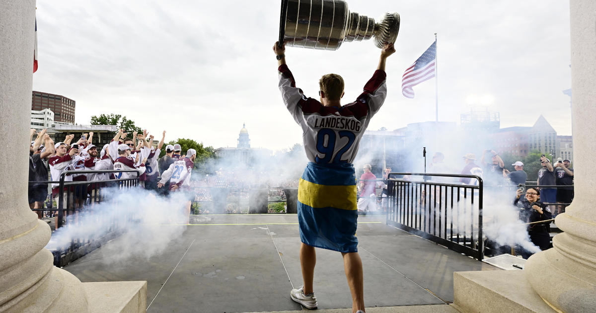 Relive the Colorado Avalanche Stanley Cup banner ceremony 